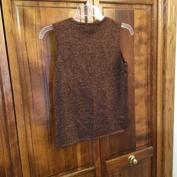 Woman’s sleeveless blouse, size SP, NWT - Picture 3 of 3